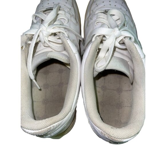 Nike Air Force 1 AF1 Triple White Low Basketball Shoes Men's Size 10.5 - Picture 7 of 9